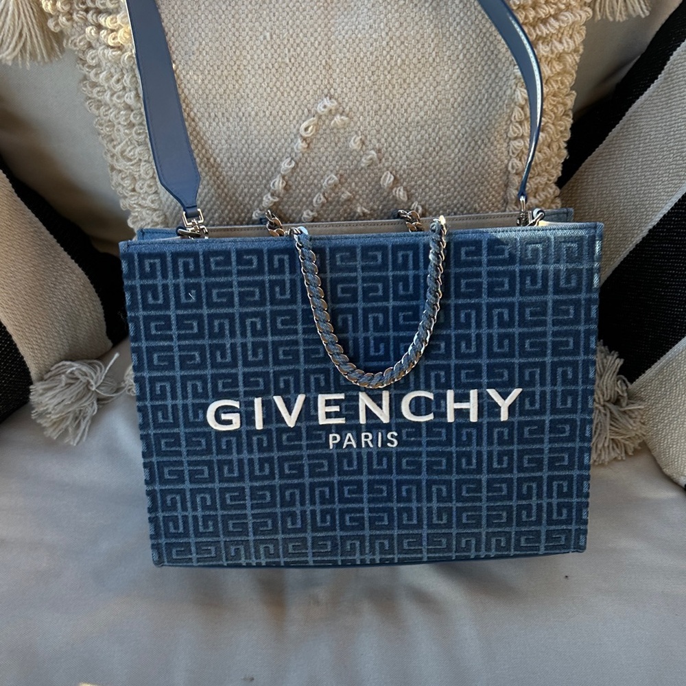 Givenchy Blue Patterned Shoulder Bag - Picture 10 of 13